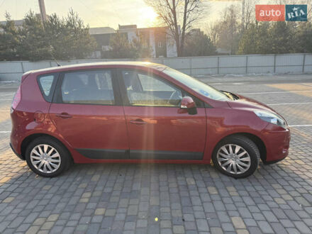Рено Сценик 2010 в Луцке на Automoto.ua Красный Рено Сценик, объемом двигателя 1.6 л и пробегом 169 тыс. км за 6450 $, фото 1 на Automoto.ua