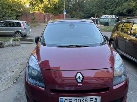 Рено Сценик 2011 в Черновцах на Automoto.ua Красный Рено Сценик, объемом двигателя 1.5 л и пробегом 283 тыс. км за 6300 $, фото 1 на Automoto.ua