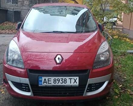 Красный Рено Сценик, объемом двигателя 1.87 л и пробегом 264 тыс. км за 8300 $, фото 1 на Automoto.ua
