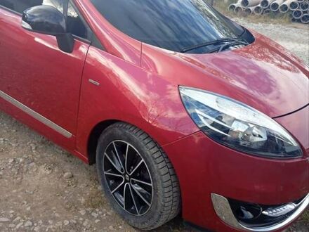 Красный Рено Сценик, объемом двигателя 1.6 л и пробегом 240 тыс. км за 7800 $, фото 1 на Automoto.ua