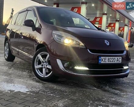 Красный Рено Сценик, объемом двигателя 1.46 л и пробегом 215 тыс. км за 8900 $, фото 1 на Automoto.ua