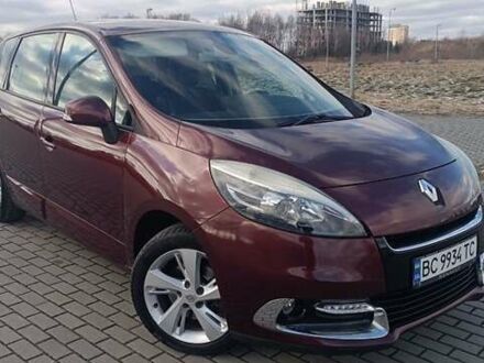 Рено Сценик 2013 в Львове на Automoto.ua Красный Рено Сценик, объемом двигателя 1.5 л и пробегом 186 тыс. км за 7999 $, фото 1 на Automoto.ua