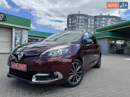 Рено Сценик 2013 в Луцке на Automoto.ua Красный Рено Сценик, объемом двигателя 1.6 л и пробегом 223 тыс. км за 9999 $, фото 1 на Automoto.ua