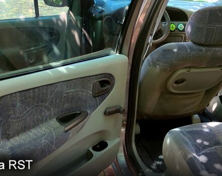 Рено Сценик, объемом двигателя 1.6 л и пробегом 312 тыс. км за 3700 $, фото 4 на Automoto.ua