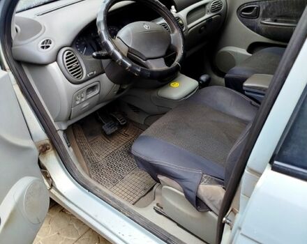 Рено Сценик, объемом двигателя 1.6 л и пробегом 300 тыс. км за 3500 $, фото 2 на Automoto.ua