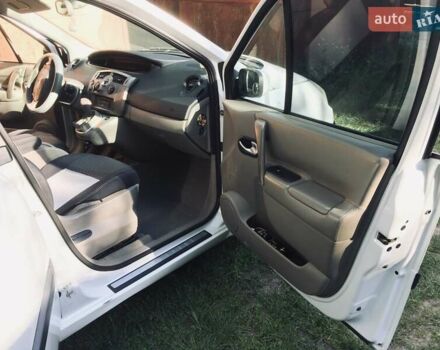 Рено Сценик, объемом двигателя 2 л и пробегом 254 тыс. км за 4300 $, фото 19 на Automoto.ua