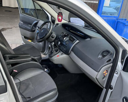 Рено Сценик, объемом двигателя 1.6 л и пробегом 140 тыс. км за 4600 $, фото 5 на Automoto.ua