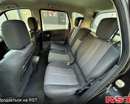 Рено Сценик, объемом двигателя 1.6 л и пробегом 222 тыс. км за 5200 $, фото 7 на Automoto.ua