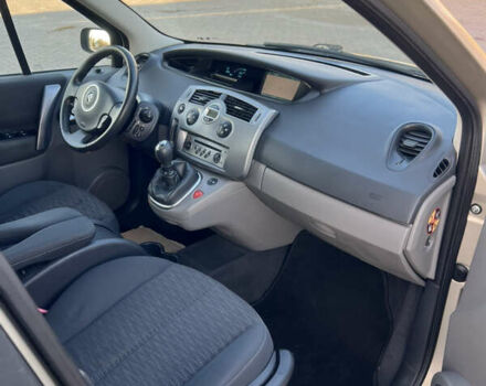 Рено Сценик, объемом двигателя 1.6 л и пробегом 209 тыс. км за 5350 $, фото 13 на Automoto.ua