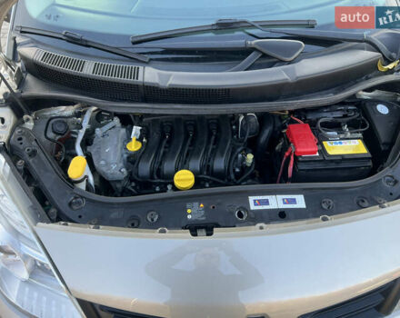 Рено Сценик, объемом двигателя 1.6 л и пробегом 209 тыс. км за 5350 $, фото 15 на Automoto.ua