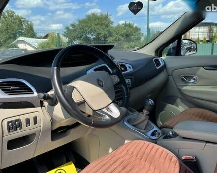 Рено Сценик, объемом двигателя 1.9 л и пробегом 353 тыс. км за 6500 $, фото 7 на Automoto.ua