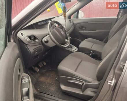 Рено Сценик, объемом двигателя 1.5 л и пробегом 238 тыс. км за 7000 $, фото 2 на Automoto.ua