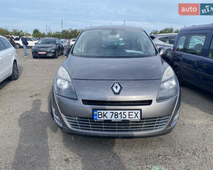 Рено Сценик, объемом двигателя 1.87 л и пробегом 200 тыс. км за 7500 $, фото 3 на Automoto.ua