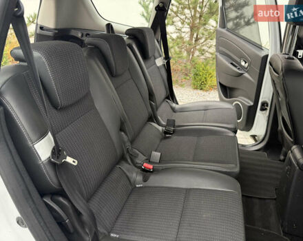 Рено Сценик, объемом двигателя 1.5 л и пробегом 257 тыс. км за 6999 $, фото 33 на Automoto.ua