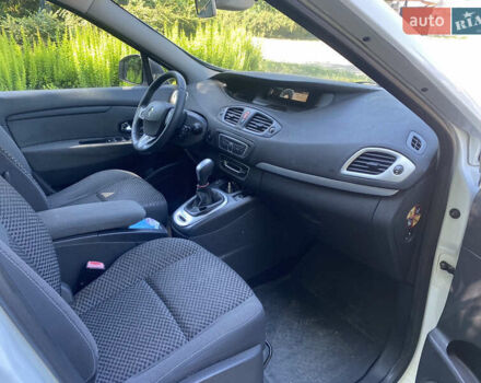 Рено Сценик, объемом двигателя 2 л и пробегом 253 тыс. км за 8100 $, фото 7 на Automoto.ua