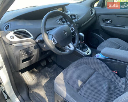 Рено Сценик, объемом двигателя 2 л и пробегом 253 тыс. км за 8100 $, фото 10 на Automoto.ua