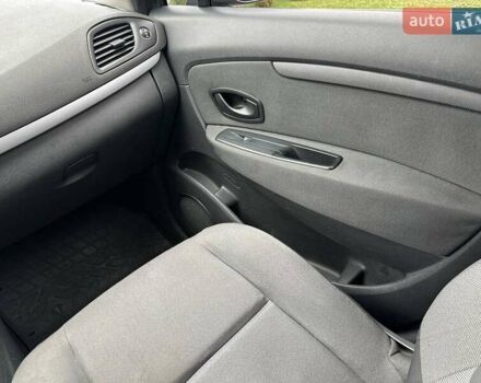 Рено Сценик, объемом двигателя 1.5 л и пробегом 346 тыс. км за 5900 $, фото 17 на Automoto.ua
