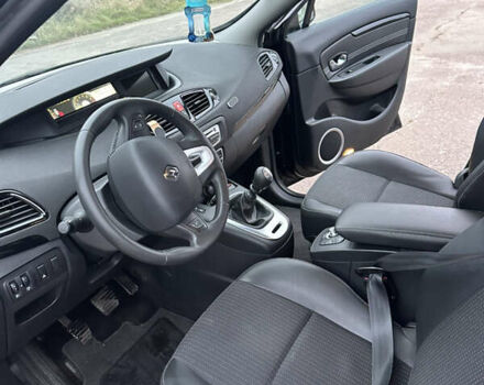 Рено Сценик 2011 в Ровно на Automoto.ua Рено Сценик, объемом двигателя 1.4 л и пробегом 146 тыс. км за 6300 $, фото 11 на Automoto.ua