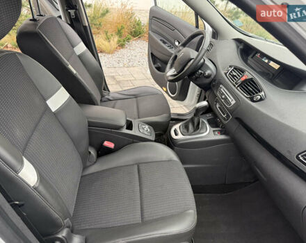 Рено Сценик, объемом двигателя 1.5 л и пробегом 257 тыс. км за 6999 $, фото 25 на Automoto.ua