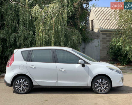 Рено Сценик, объемом двигателя 2 л и пробегом 253 тыс. км за 8100 $, фото 5 на Automoto.ua