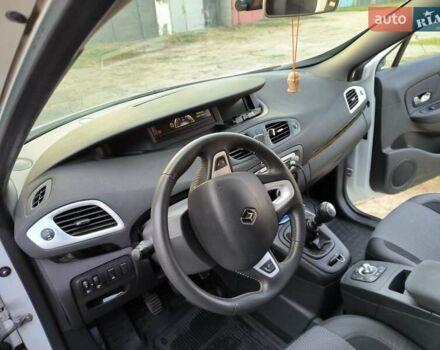 Рено Сценик, объемом двигателя 1.46 л и пробегом 275 тыс. км за 7299 $, фото 7 на Automoto.ua