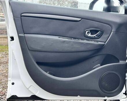 Рено Сценик, объемом двигателя 0 л и пробегом 292 тыс. км за 7800 $, фото 11 на Automoto.ua