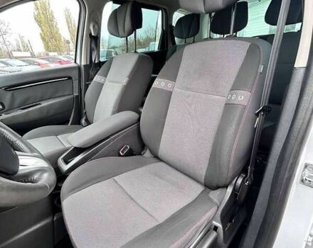 Рено Сценик, объемом двигателя 0 л и пробегом 292 тыс. км за 7800 $, фото 15 на Automoto.ua