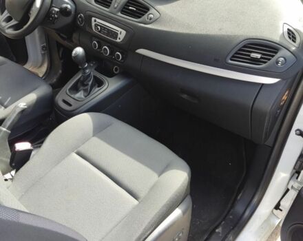 Рено Сценик 2012 в Сумах на Automoto.ua Рено Сценик, объемом двигателя 1.6 л и пробегом 210 тыс. км за 9300 $, фото 18 на Automoto.ua