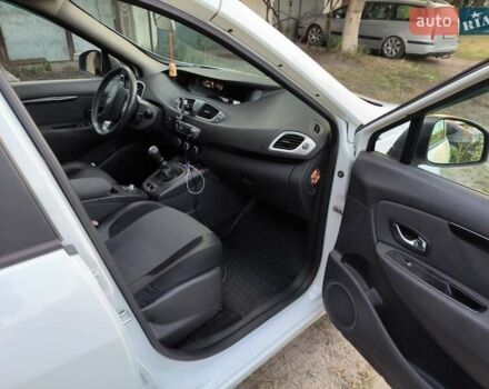 Рено Сценик, объемом двигателя 1.46 л и пробегом 275 тыс. км за 7299 $, фото 5 на Automoto.ua