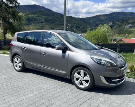 Рено Сценик, объемом двигателя 1.6 л и пробегом 241 тыс. км за 9000 $, фото 1 на Automoto.ua