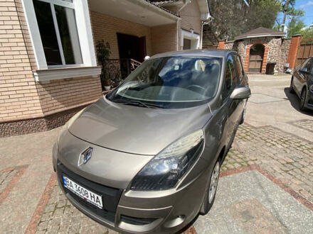 Рено Сценік 2009 у Кропивницькому (Кіровограді) на Automoto.ua Рено Сценік, об'ємом двигуна 1.5 л та пробігом 167 тис. км за 7100 $, фото 1 на Automoto.ua