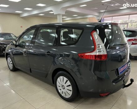 Серый Рено Сценик, объемом двигателя 1.9 л и пробегом 276 тыс. км за 8300 $, фото 3 на Automoto.ua