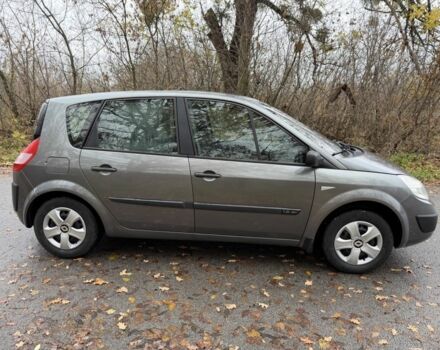 Рено Сценик 2005 в Ахтырке на Automoto.ua Серый Рено Сценик, объемом двигателя 1.6 л и пробегом 245 тыс. км за 4450 $, фото 5 на Automoto.ua