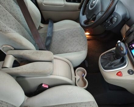 Серый Рено Сценик, объемом двигателя 2 л и пробегом 230 тыс. км за 5000 $, фото 4 на Automoto.ua