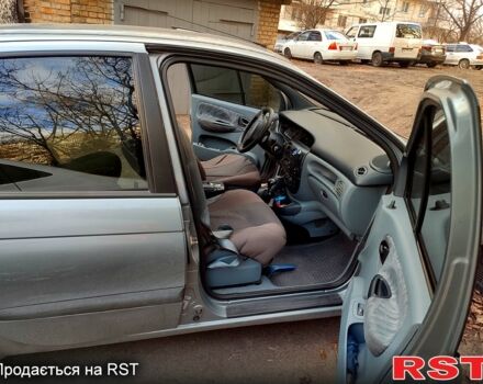Серый Рено Сценик, объемом двигателя 1.6 л и пробегом 214 тыс. км за 2200 $, фото 9 на Automoto.ua