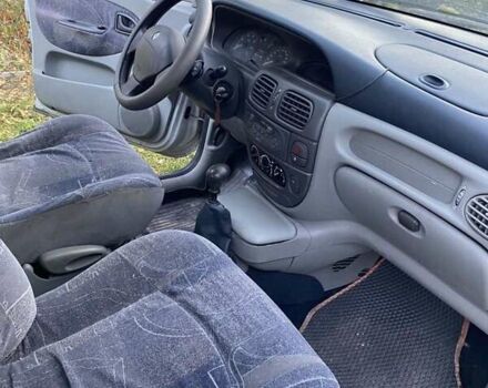 Серый Рено Сценик, объемом двигателя 1.6 л и пробегом 325 тыс. км за 1750 $, фото 3 на Automoto.ua