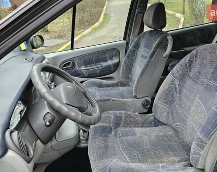 Серый Рено Сценик, объемом двигателя 1.6 л и пробегом 200 тыс. км за 3490 $, фото 19 на Automoto.ua