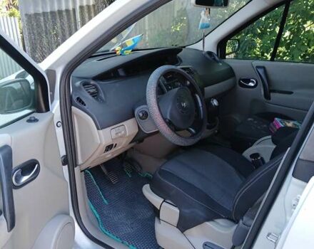 Серый Рено Сценик, объемом двигателя 1.6 л и пробегом 250 тыс. км за 3500 $, фото 4 на Automoto.ua