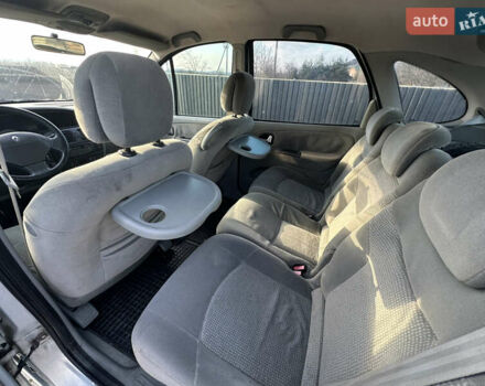 Серый Рено Сценик, объемом двигателя 1.6 л и пробегом 267 тыс. км за 1999 $, фото 28 на Automoto.ua