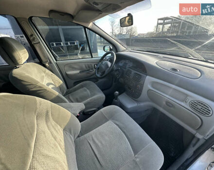 Серый Рено Сценик, объемом двигателя 1.6 л и пробегом 267 тыс. км за 1999 $, фото 22 на Automoto.ua