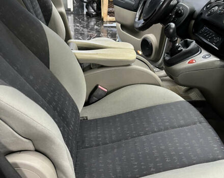 Серый Рено Сценик, объемом двигателя 1.9 л и пробегом 260 тыс. км за 3600 $, фото 19 на Automoto.ua