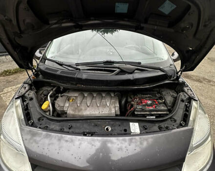 Сірий Рено Сценік, об'ємом двигуна 1.6 л та пробігом 135 тис. км за 3700 $, фото 18 на Automoto.ua