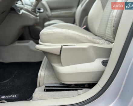 Сірий Рено Сценік, об'ємом двигуна 1.6 л та пробігом 118 тис. км за 6300 $, фото 71 на Automoto.ua
