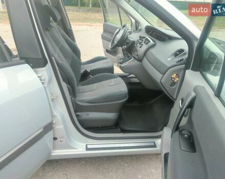 Серый Рено Сценик, объемом двигателя 1.6 л и пробегом 167 тыс. км за 5300 $, фото 24 на Automoto.ua