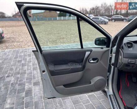 Сірий Рено Сценік, об'ємом двигуна 1.6 л та пробігом 263 тис. км за 3999 $, фото 10 на Automoto.ua