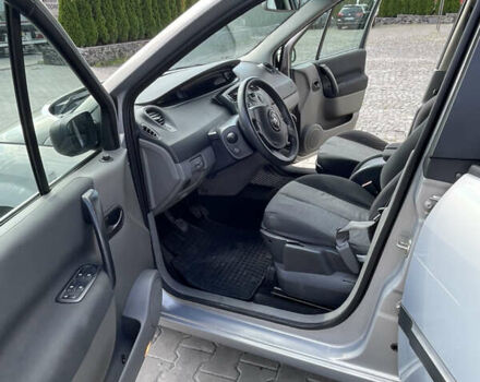 Серый Рено Сценик, объемом двигателя 1.46 л и пробегом 281 тыс. км за 4100 $, фото 7 на Automoto.ua