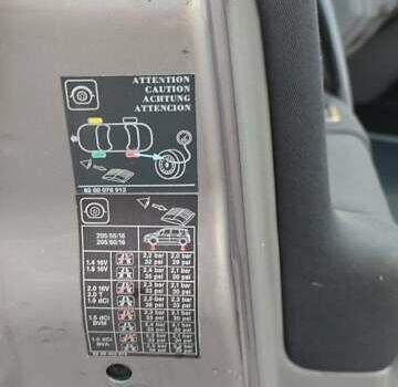 Сірий Рено Сценік, об'ємом двигуна 1.6 л та пробігом 207 тис. км за 4500 $, фото 17 на Automoto.ua