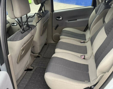 Сірий Рено Сценік, об'ємом двигуна 1.6 л та пробігом 203 тис. км за 4300 $, фото 13 на Automoto.ua