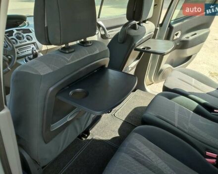 Серый Рено Сценик, объемом двигателя 1.6 л и пробегом 167 тыс. км за 5300 $, фото 27 на Automoto.ua