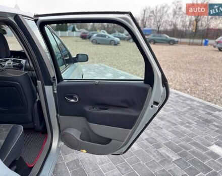 Сірий Рено Сценік, об'ємом двигуна 1.6 л та пробігом 263 тис. км за 3999 $, фото 21 на Automoto.ua